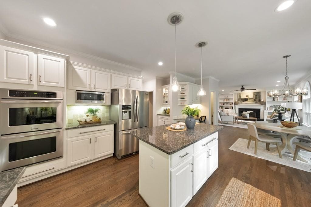 5 bedroom, 5 bathroom, 4,336 sq ft single family residence for sale at 2306 Arabian Drive, Marietta, GA 30062 — photo 3
