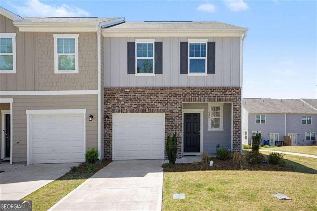 3 bedroom, 3 bathroom, 1,474 sq ft townhouse for sale at 625 Jervis Way, Locust Grove, GA 30248 — photo 1 of 1