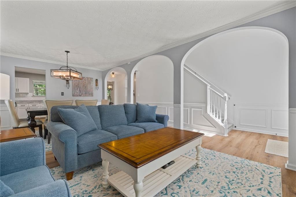 4 bedroom, 3 bathroom, 2,468 sq ft single family residence for sale at 1833 Chasewood Park Drive, Marietta, GA 30066 — photo 4