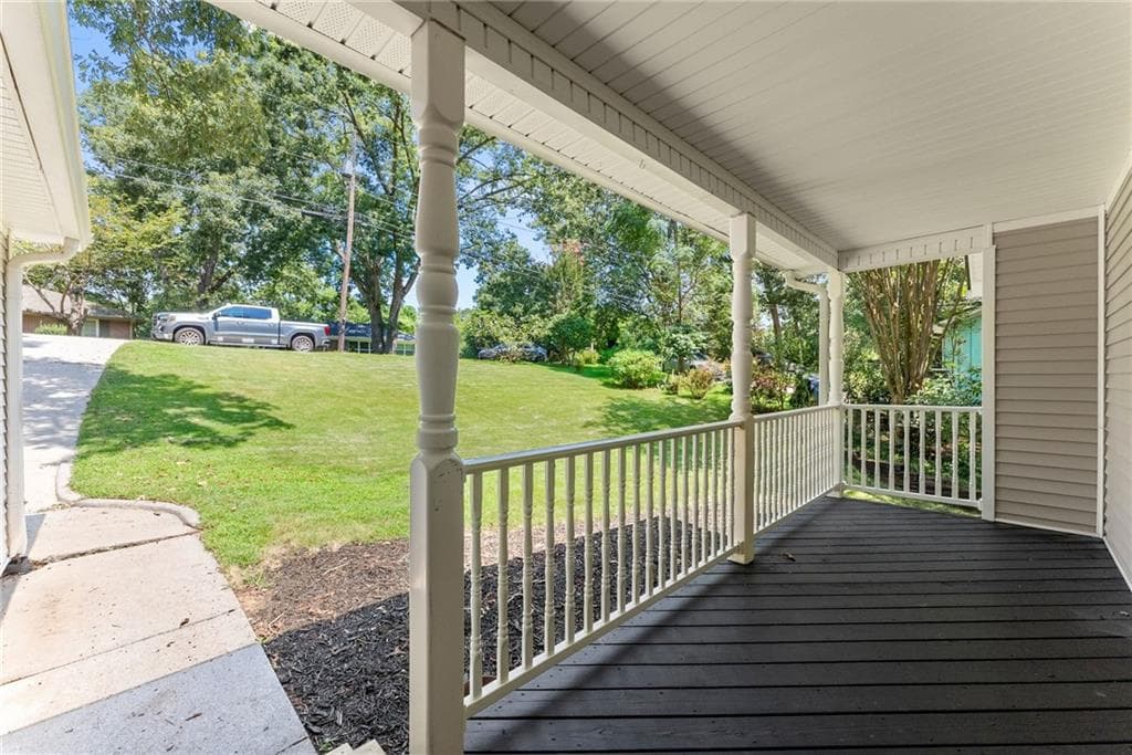 4 bedroom, 3 bathroom, 2,880 sq ft single family residence for sale at 473 Christopher Drive, Gainesville, GA 30501 — photo 6