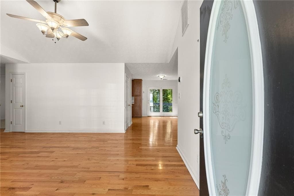 4 bedroom, 3 bathroom, 2,880 sq ft single family residence for sale at 473 Christopher Drive, Gainesville, GA 30501 — photo 7