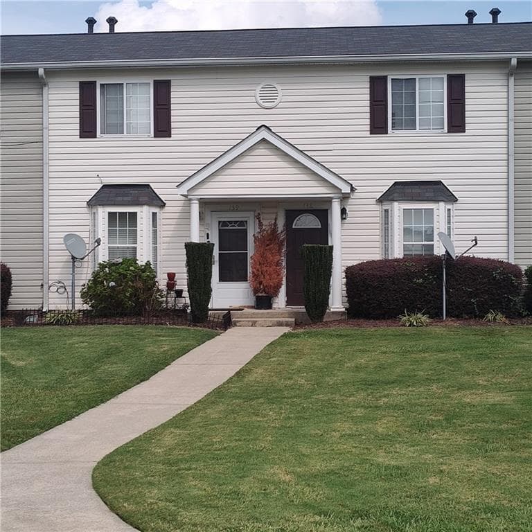 3 bedroom, 2 bathroom, 950 sq ft townhouse for sale at 1625 Conley Road 138, Conley, GA 30288