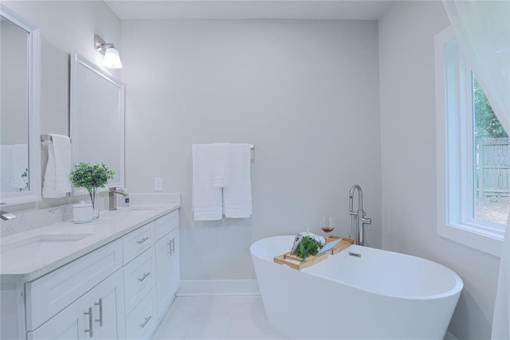 4 bedroom, 2 bathroom, 1,800 sq ft single family residence for sale at 1717 Defoor Avenue, Atlanta, GA 30318 — photo 7