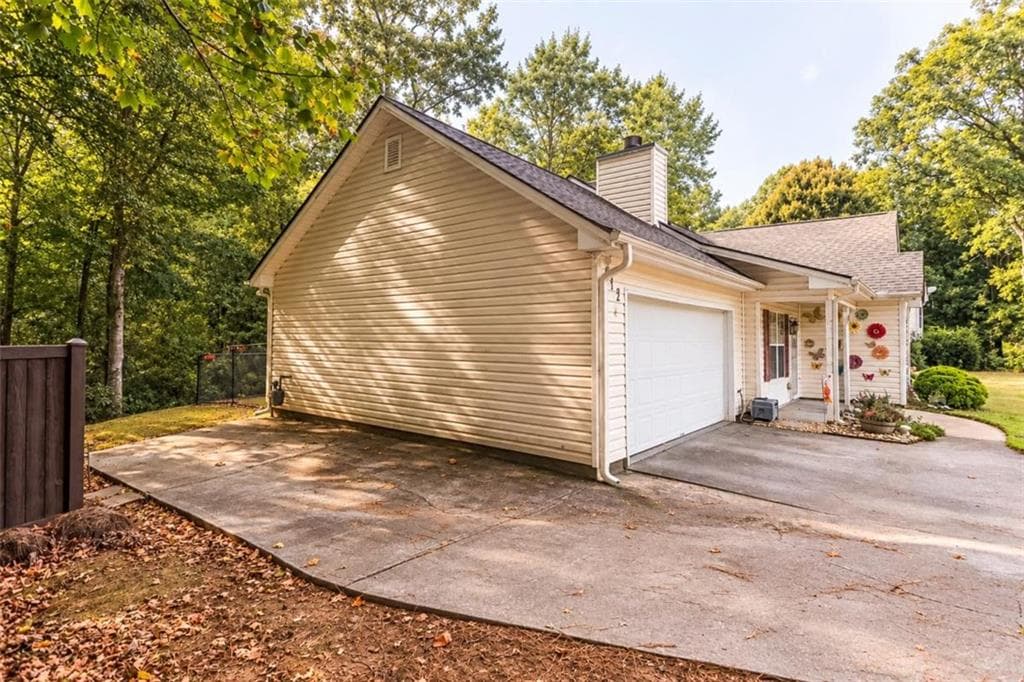 3 bedroom, 2 bathroom, 1,581 sq ft single family residence for sale at 512 Lindsey Way, Social Circle, GA 30025 — photo 7