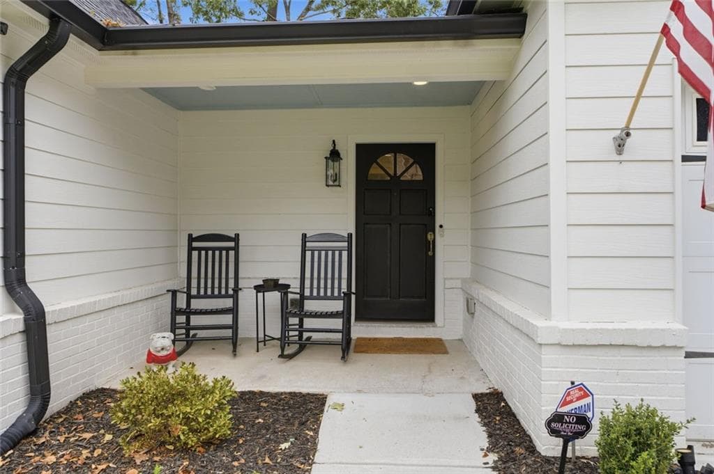 4 bedroom, 3 bathroom, 2,200 sq ft single family residence under contract at 2327 Drew Valley Road, Brookhaven, GA 30319 — photo 4