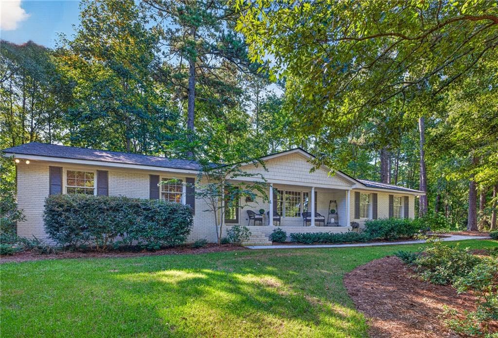 4 bedroom, 3 bathroom, 2,027 sq ft single family residence for sale at 190 Gatewood Place, Athens, GA 30607 — photo 5