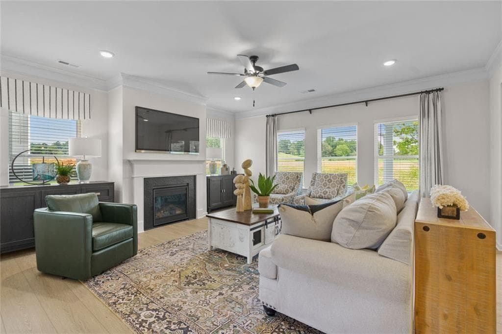 4 bedroom, 3 bathroom, 2,565 sq ft single family residence for sale at 7721 Sandpiper Drive, Douglasville, GA 30134 — photo 4