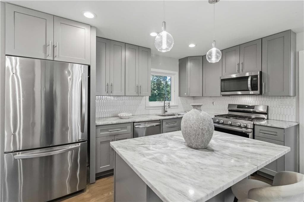 3 bedroom, 2 bathroom, 1,782 sq ft single family residence for sale at 2154 Plaster Road, Atlanta, GA 30345 — photo 3