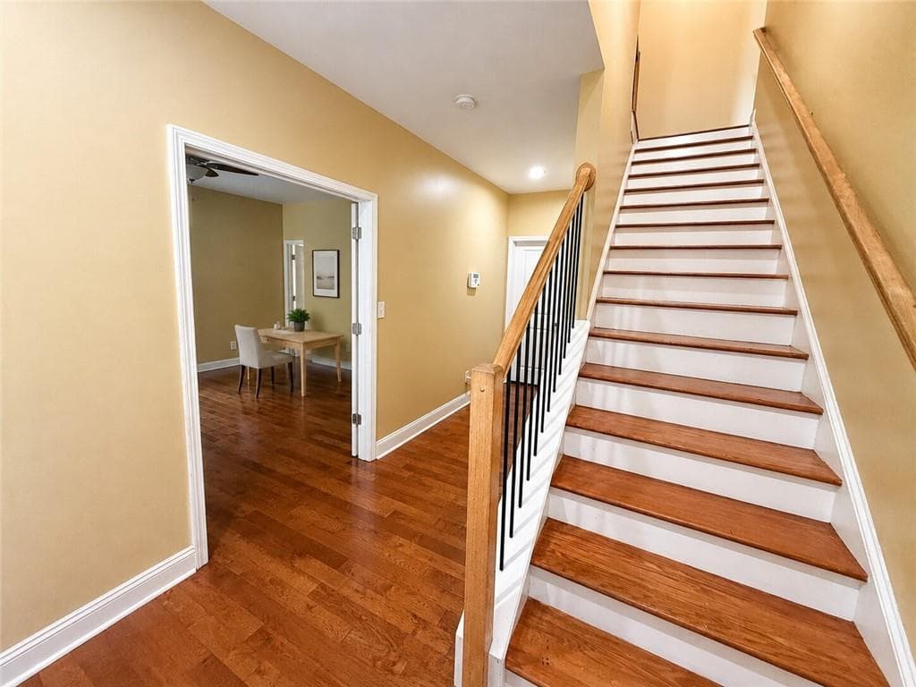 4 bedroom, 4 bathroom, 2,398 sq ft townhouse for sale at 6035 Brookside Oak Circle, Norcross, GA 30093 — photo 4