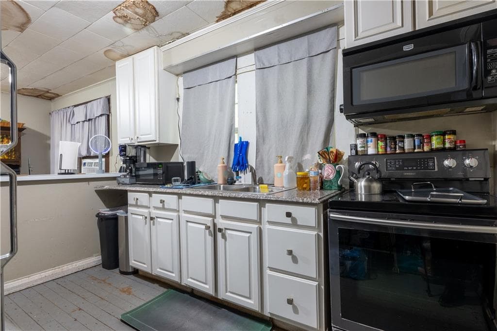 2 bedroom, 1 bathroom, 936 sq ft single family residence under contract at 320 Pinecrest Road, Holly Springs, GA 30115 — photo 5