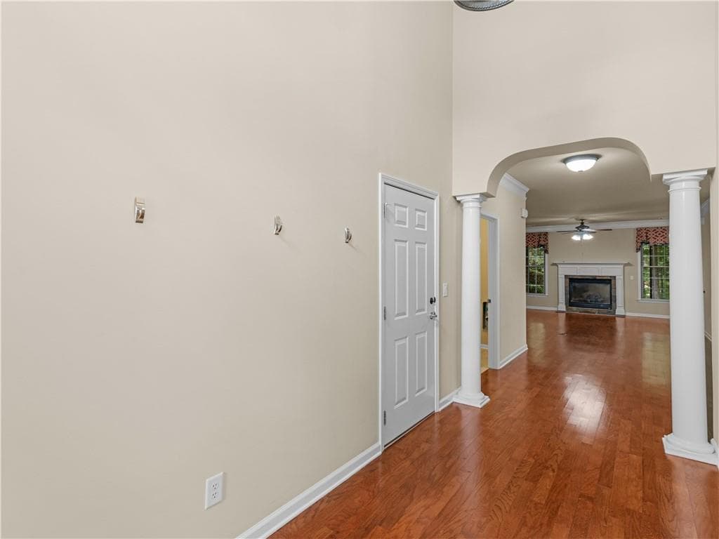 3 bedroom, 2 bathroom, 2,213 sq ft single family residence for sale at 1136 Pebble Creek Lane, Locust Grove, GA 30248 — photo 3