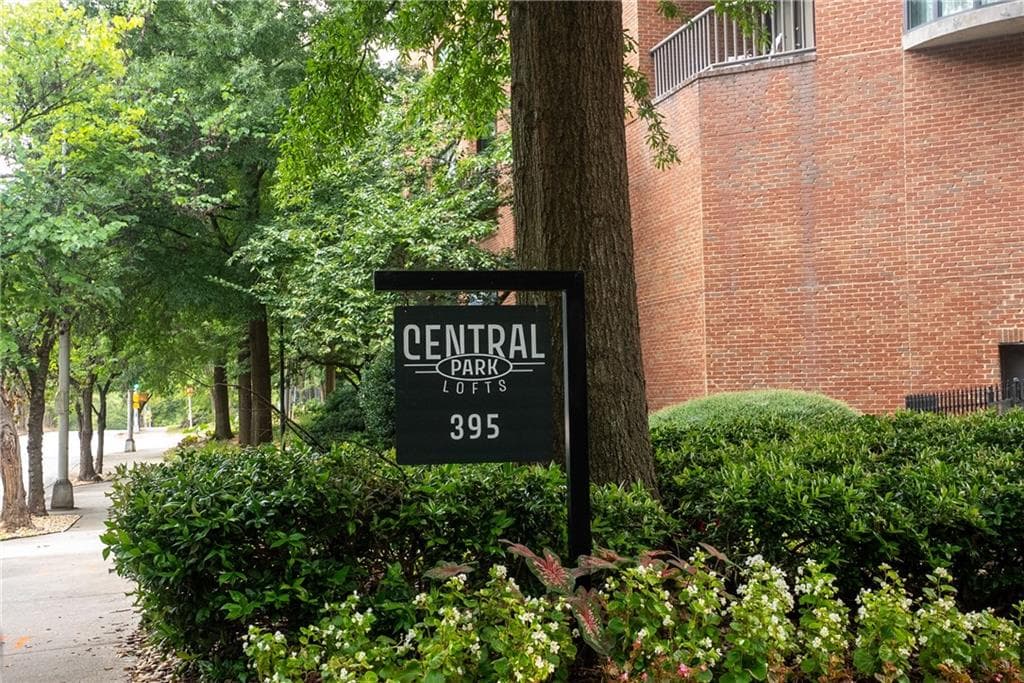 2 bedroom, 2 bathroom, 1,571 sq ft condominium for sale at 395 Central Park Place 230, Atlanta, GA 30312 — photo 2