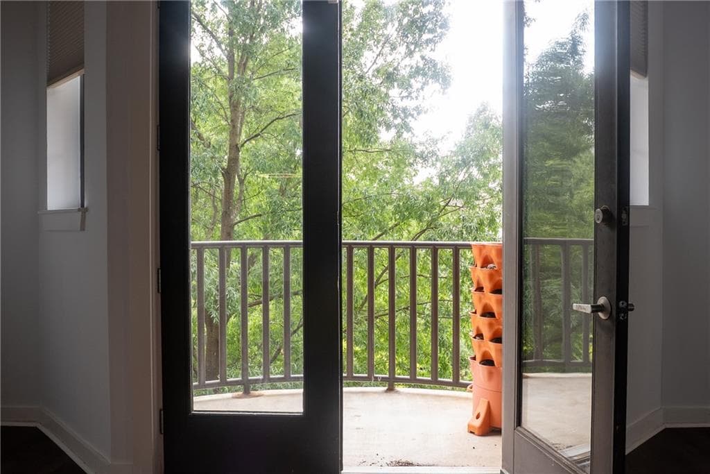 2 bedroom, 2 bathroom, 1,571 sq ft condominium for sale at 395 Central Park Place 230, Atlanta, GA 30312 — photo 4