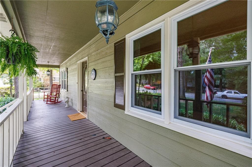 4 bedroom, 3 bathroom, 2,328 sq ft single family residence under contract at 2513 Trent Drive, Marietta, GA 30066 — photo 6