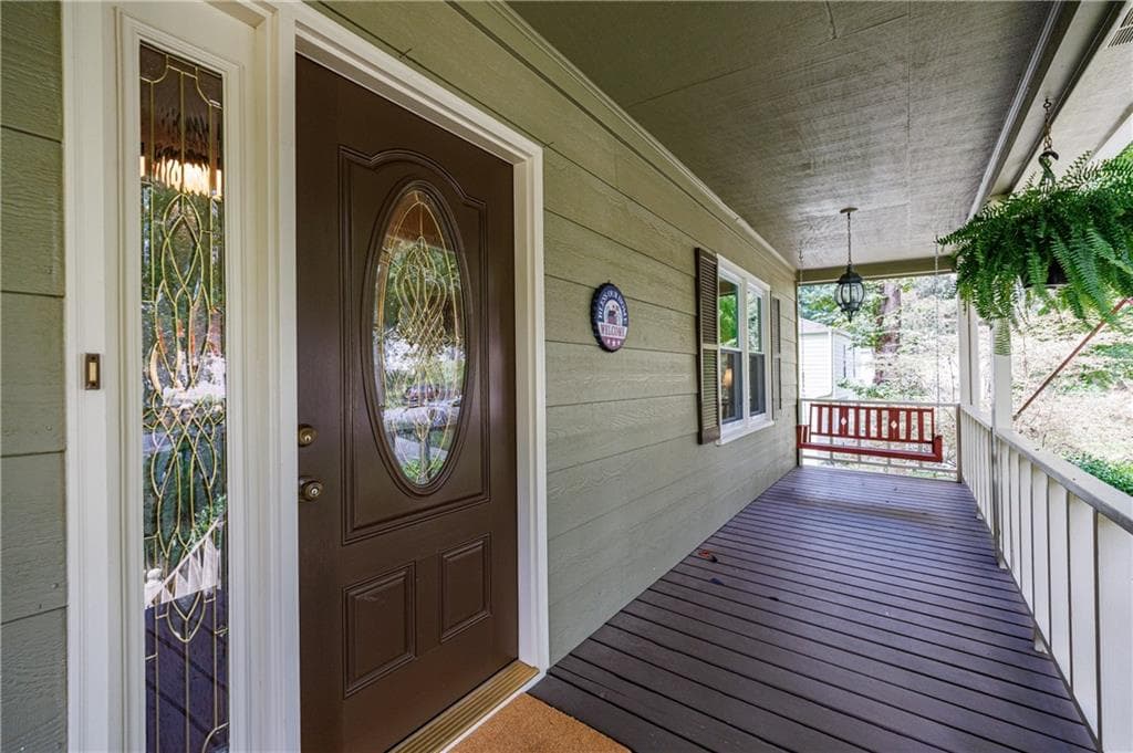 4 bedroom, 3 bathroom, 2,328 sq ft single family residence under contract at 2513 Trent Drive, Marietta, GA 30066 — photo 7
