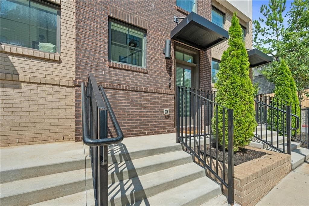 2 bedroom, 2 bathroom, 1,122 sq ft condominium for sale at 230 New Street 2105, Decatur, GA 30030