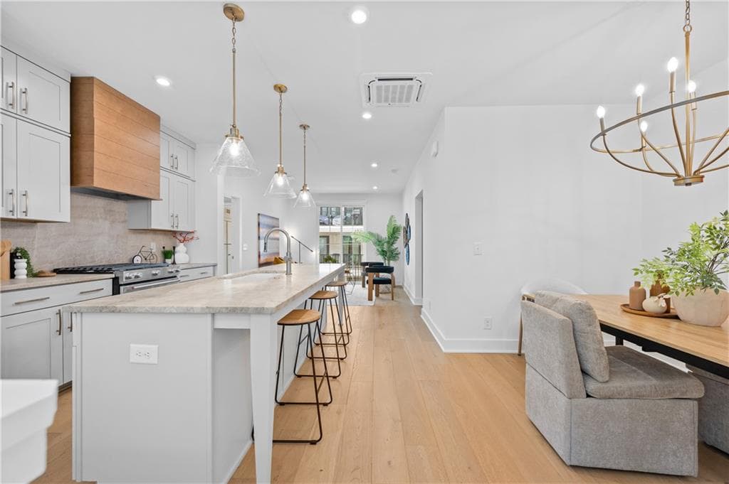 2 bedroom, 2 bathroom, 1,122 sq ft condominium for sale at 230 New Street 2105, Decatur, GA 30030 — photo 5