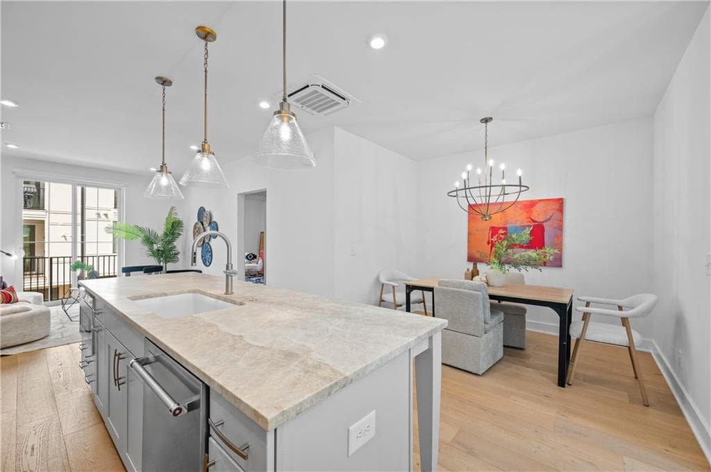 2 bedroom, 2 bathroom, 1,122 sq ft condominium for sale at 230 New Street 2105, Decatur, GA 30030 — photo 9