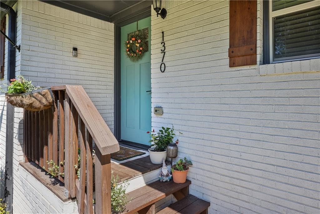 4 bedroom, 3 bathroom, 2,470 sq ft single family residence under contract at 1370 Willow Place, Atlanta, GA 30316 — photo 5