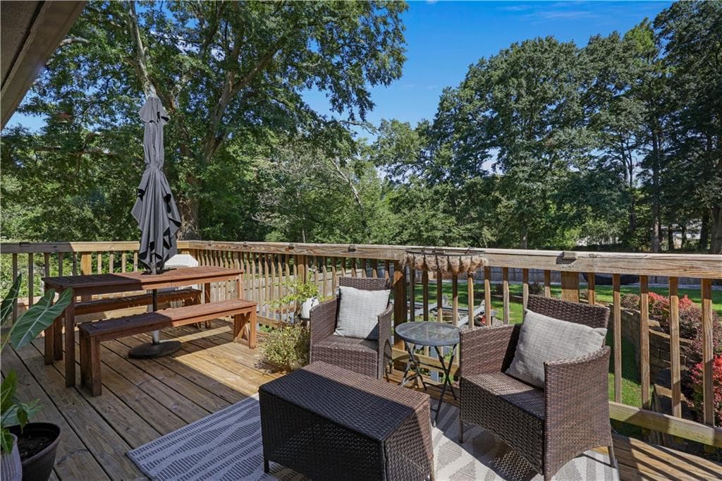 4 bedroom, 3 bathroom, 2,470 sq ft single family residence under contract at 1370 Willow Place, Atlanta, GA 30316 — photo 10