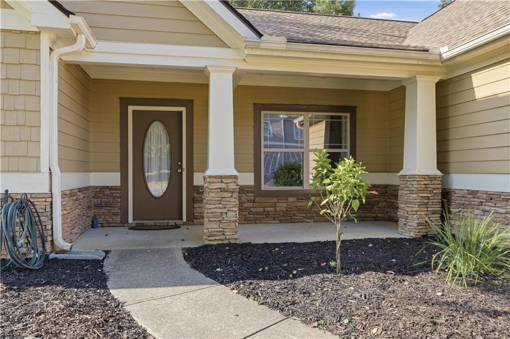 3 bedroom, 2 bathroom, 1,653 sq ft single family residence under contract at 31 Barnsley Village Trail, Adairsville, GA 30103 — photo 2