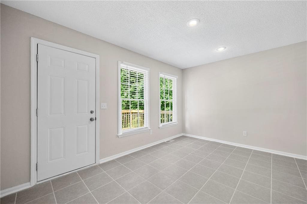 4 bedroom, 3 bathroom, 2,416 sq ft single family residence for sale at 5723 Garden Walk, Flowery Branch, GA 30542 — photo 5