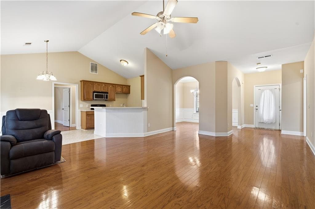 3 bedroom, 2 bathroom, 1,653 sq ft single family residence under contract at 31 Barnsley Village Trail, Adairsville, GA 30103 — photo 7