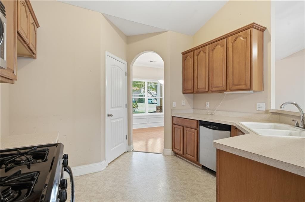 3 bedroom, 2 bathroom, 1,653 sq ft single family residence under contract at 31 Barnsley Village Trail, Adairsville, GA 30103 — photo 9