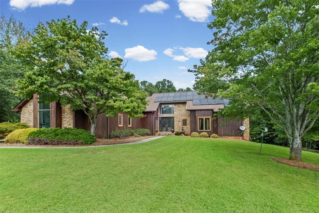 7 bedroom, 5 bathroom, 3,373 sq ft single family residence for sale at 2320 Kitfox Circle, Cumming, GA 30041