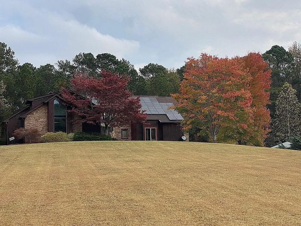 7 bedroom, 5 bathroom, 3,373 sq ft single family residence for sale at 2320 Kitfox Circle, Cumming, GA 30041 — photo 7