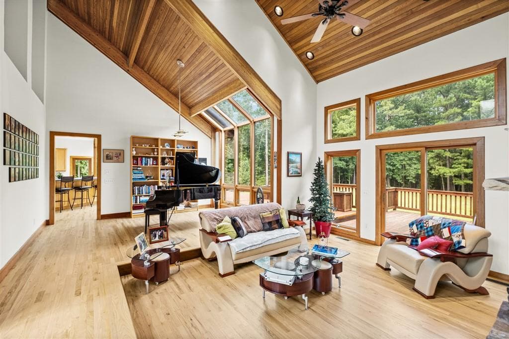 7 bedroom, 5 bathroom, 3,373 sq ft single family residence for sale at 2320 Kitfox Circle, Cumming, GA 30041 — photo 9