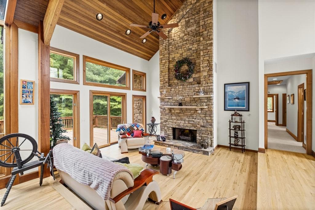 7 bedroom, 5 bathroom, 3,373 sq ft single family residence for sale at 2320 Kitfox Circle, Cumming, GA 30041 — photo 10