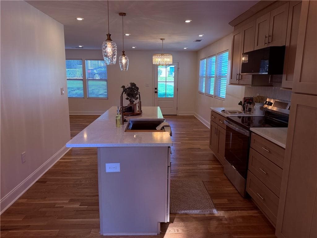 3 bedroom, 2 bathroom, 1,026 sq ft single family residence for sale at 2160 Castlewood Street, East Point, GA 30344 — photo 7
