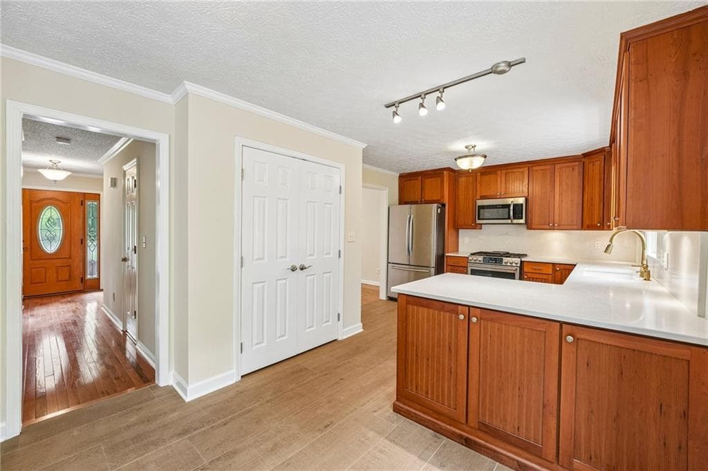 3 bedroom, 3 bathroom, 3,520 sq ft single family residence for sale at 1100 Waterfall Way, Canton, GA 30114 — photo 3