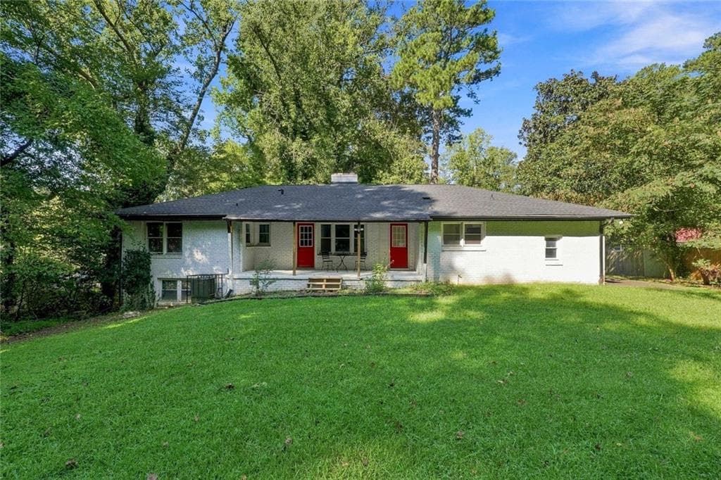 3 bedroom, 2 bathroom, 1,727 sq ft single family residence for sale at 1382 Childress Drive, Atlanta, GA 30311 — photo 3