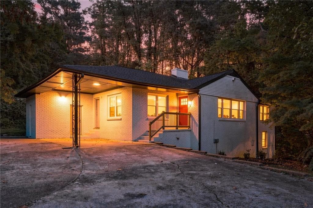 3 bedroom, 2 bathroom, 1,727 sq ft single family residence for sale at 1382 Childress Drive, Atlanta, GA 30311 — photo 2