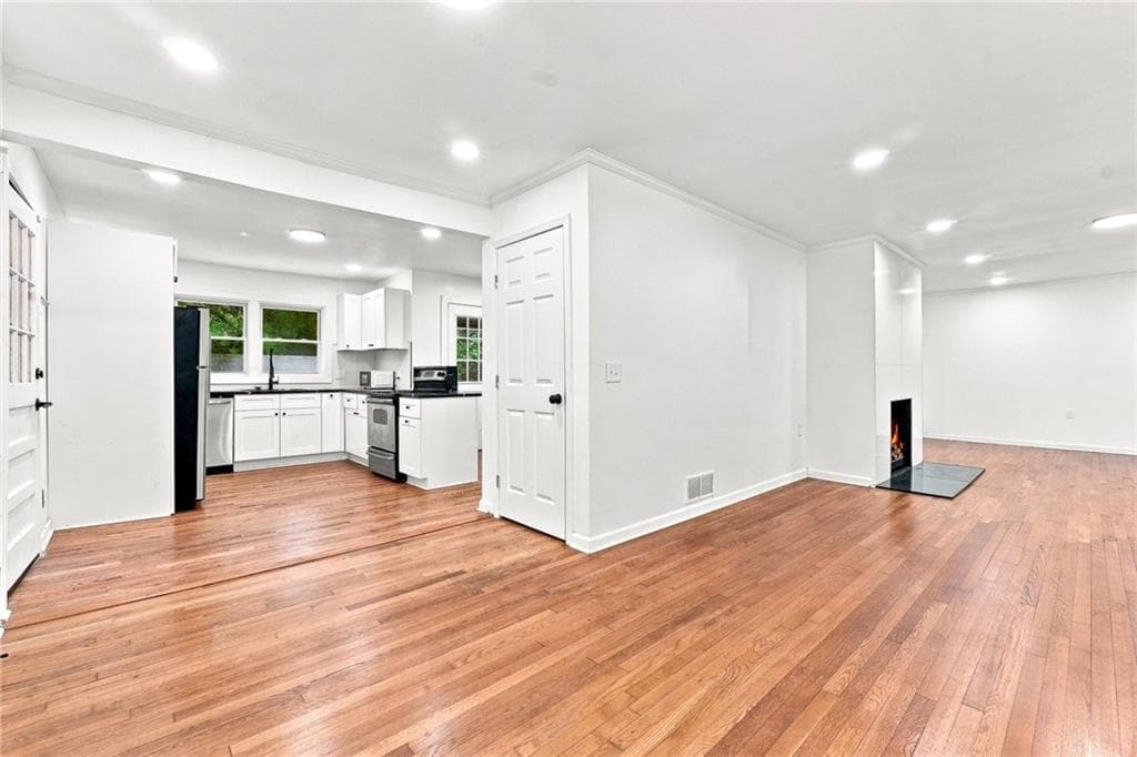 3 bedroom, 2 bathroom, 1,727 sq ft single family residence for sale at 1382 Childress Drive, Atlanta, GA 30311 — photo 8