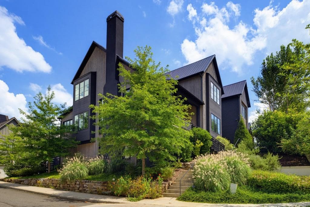 5 bedroom, 5 bathroom, 4,000 sq ft single family residence for sale at 304 Mado Lane, Chattahoochee Hills, GA 30268 — photo 2
