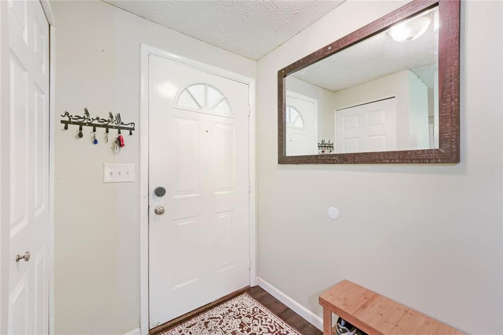 2 bedroom, 2 bathroom, 1,054 sq ft condominium for sale at 6351 Wedgeview Court, Tucker, GA 30084 — photo 3