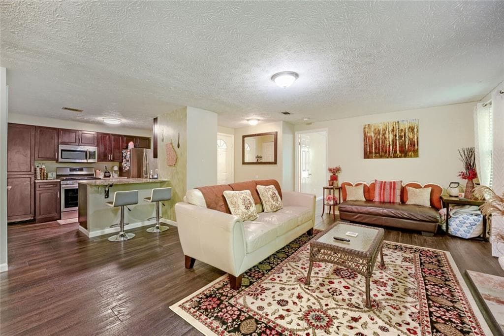 2 bedroom, 2 bathroom, 1,054 sq ft condominium for sale at 6351 Wedgeview Court, Tucker, GA 30084 — photo 7