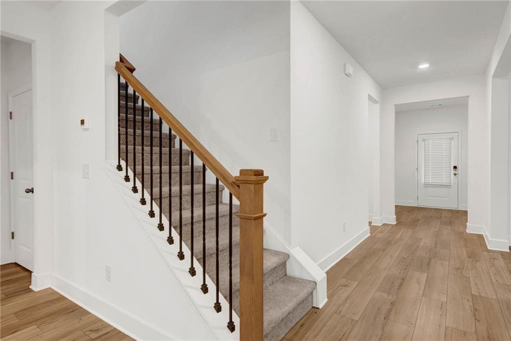3 bedroom, 4 bathroom, 2,561 sq ft single family residence for sale at 14 Candleberry Way, Sharpsburg, GA 30277 — photo 5
