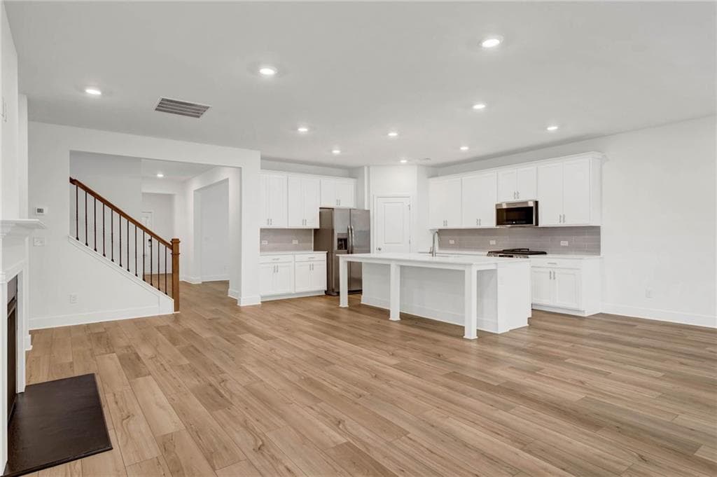 3 bedroom, 4 bathroom, 2,561 sq ft single family residence for sale at 14 Candleberry Way, Sharpsburg, GA 30277 — photo 9