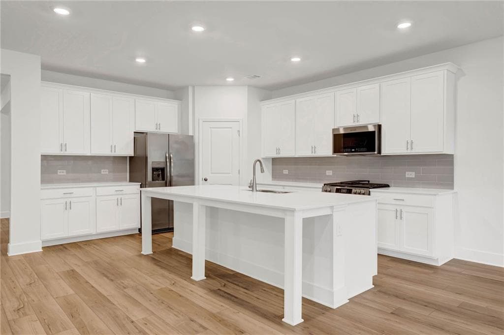 3 bedroom, 4 bathroom, 2,561 sq ft single family residence for sale at 14 Candleberry Way, Sharpsburg, GA 30277 — photo 10