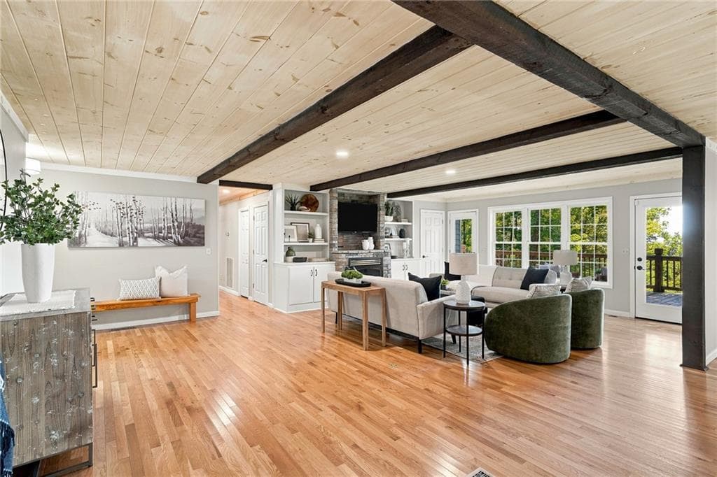 4 bedroom, 4 bathroom, 3,425 sq ft single family residence under contract at 2191 Old Hwy 5, Blue Ridge, GA 30513 — photo 4