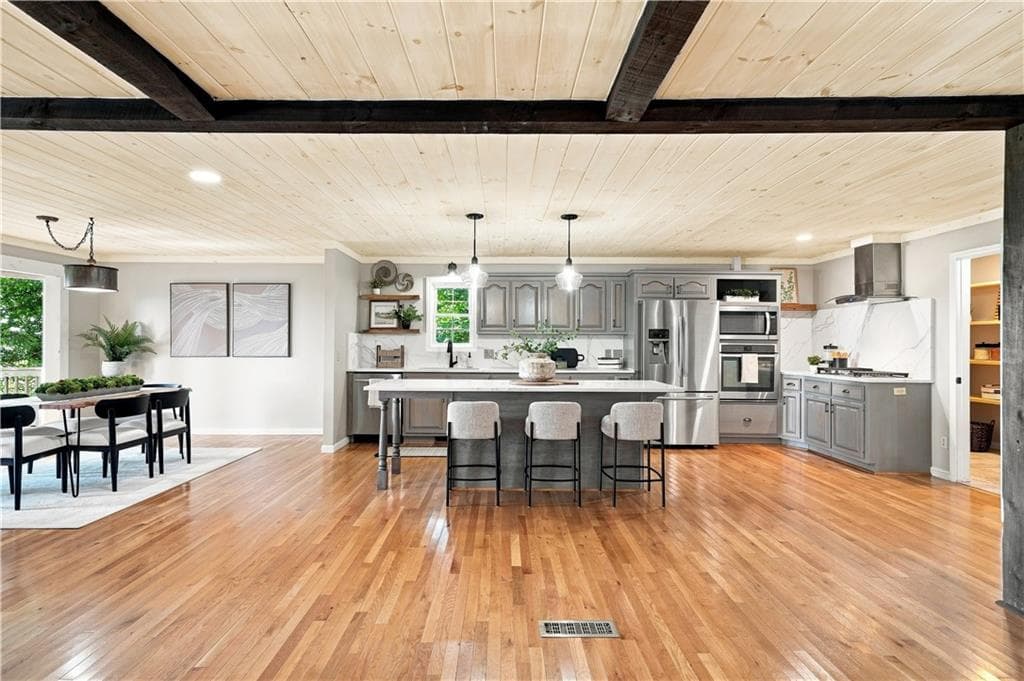 4 bedroom, 4 bathroom, 3,425 sq ft single family residence under contract at 2191 Old Hwy 5, Blue Ridge, GA 30513 — photo 9