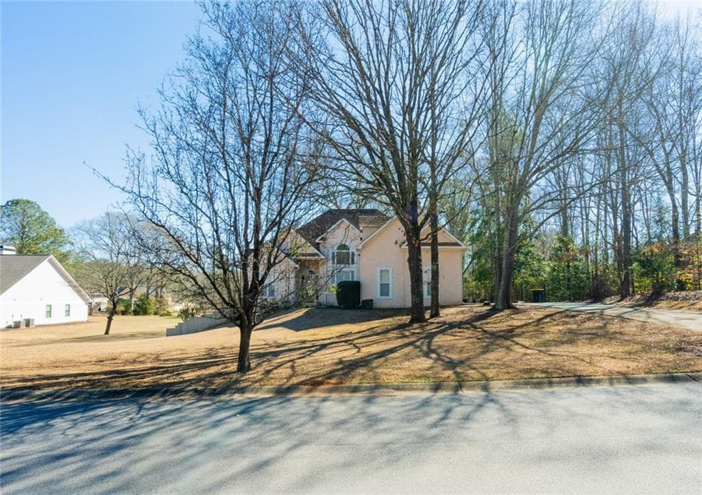 5 bedroom, 4 bathroom, 2,411 sq ft single family residence under contract at 120 Warren Way, Fayetteville, GA 30215