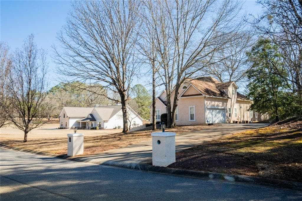5 bedroom, 4 bathroom, 2,411 sq ft single family residence under contract at 120 Warren Way, Fayetteville, GA 30215 — photo 7