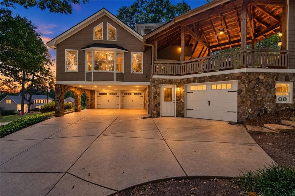 4 bedroom, 4 bathroom, 3,568 sq ft single family residence for sale at 5240 Shasta Way, Marietta, GA 30062 — photo 2