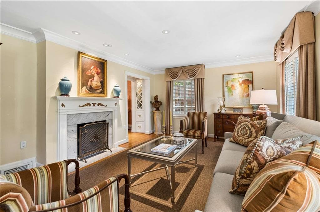 3 bedroom, 2 bathroom, 2,393 sq ft single family residence under contract at 1158 Beech Haven Road, Atlanta, GA 30324 — photo 4
