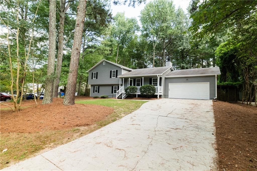 4 bedroom, 2 bathroom, 2,216 sq ft single family residence for sale at 2340 Rockwell Drive, Buford, GA 30519 — photo 3